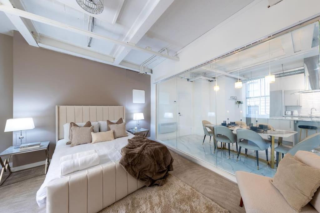 Luxury, Open Plan Apartment Брадфорд Экстерьер фото