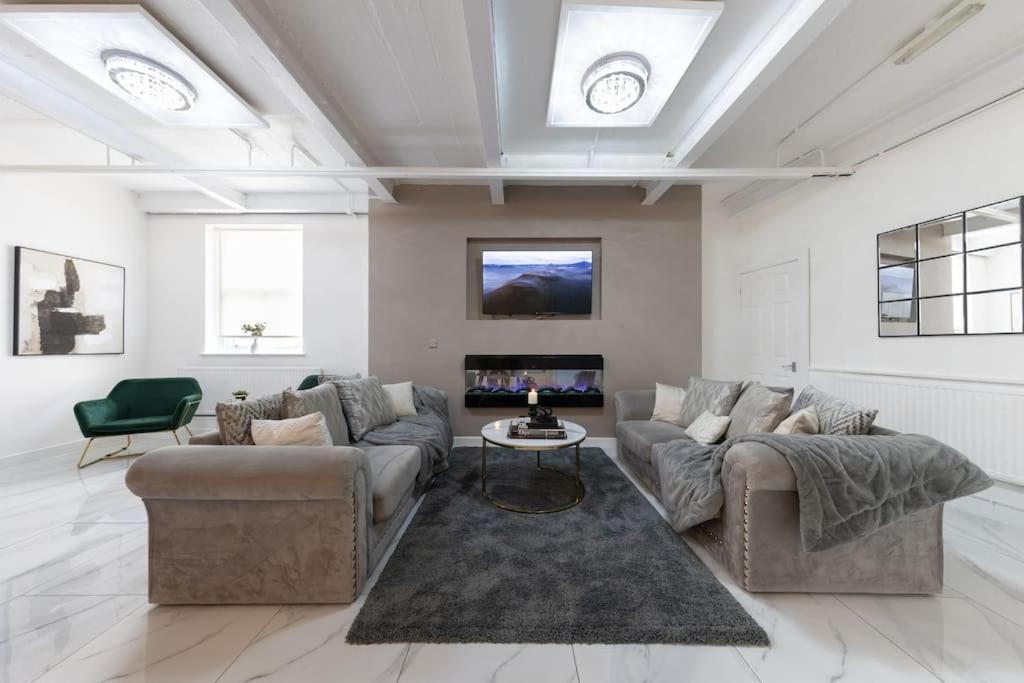 Luxury, Open Plan Apartment Брадфорд Экстерьер фото